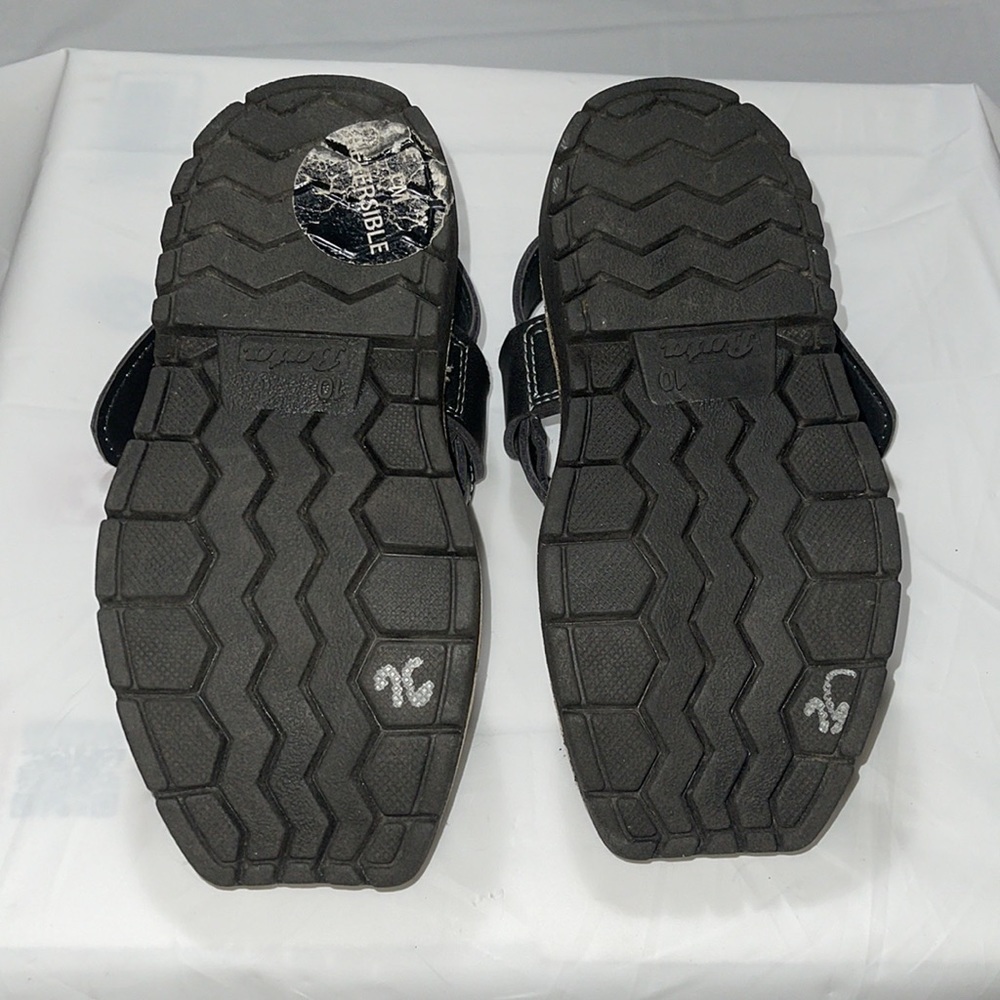 Bata boys size 10 sandal- like new condition- fully reversible - Picture 5 of 5